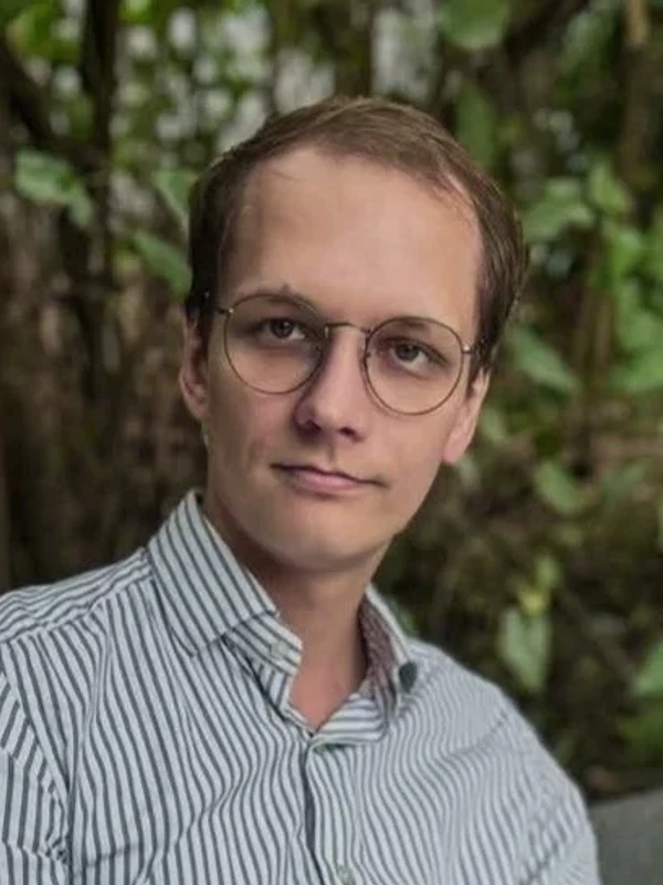 Philip Højsholt portrait